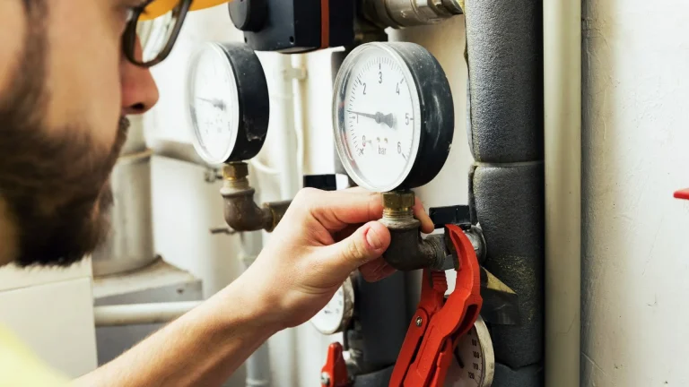 What considerations do you need to make when choosing Plumbing & Heating Contractor's Insurance?
