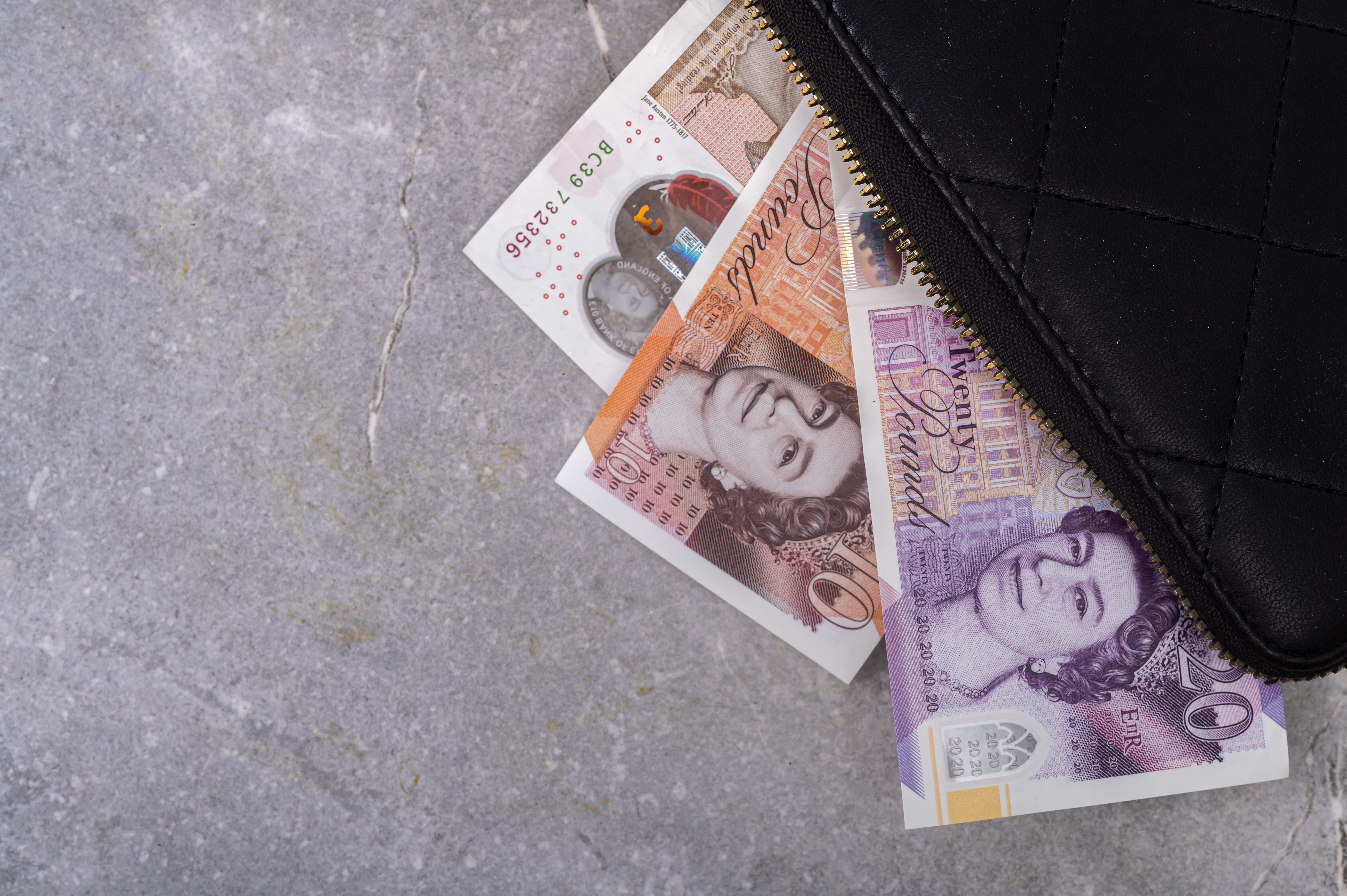 Paying tradesmen cash in hand: Is it legal in the UK?